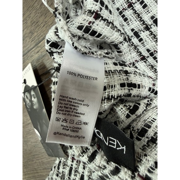 Kendall + Kylie White Black Tweed Mini Skirt Large NWT Pleated Flare Boucle - Picture 12 of 13